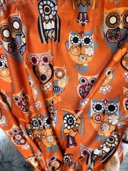Bunter Schal mit Eulen-Motiv