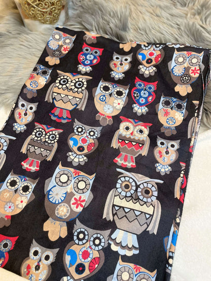 Bunter Schal mit Eulen-Motiv