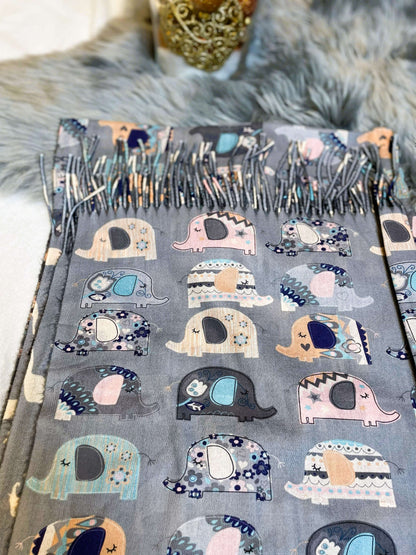 Bunter Schal mit Elefanten-Motiv