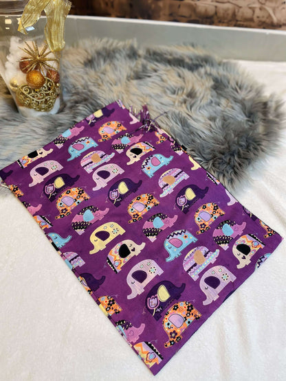 Bunter Schal mit Elefanten-Motiv