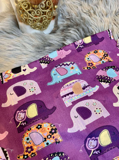 Bunter Schal mit Elefanten-Motiv