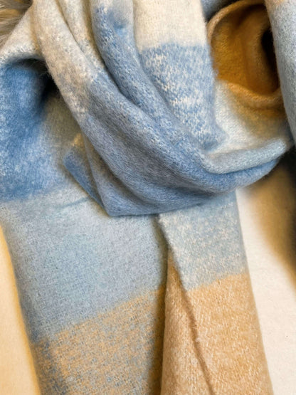 Groß karierter Wollschal mit Fransen - Hellblau