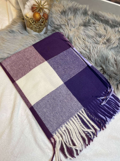 Groß karierter dünner Wollschal mit Fransen