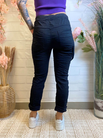 Schwarze Schlupfhose mit seitlichem Band