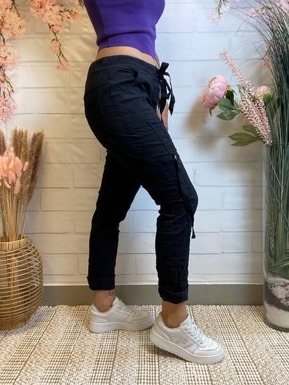 Schwarze Schlupfhose mit seitlichem Band