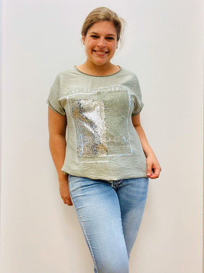 Angenehmes kurzarm T-Shirt mit Pailletten