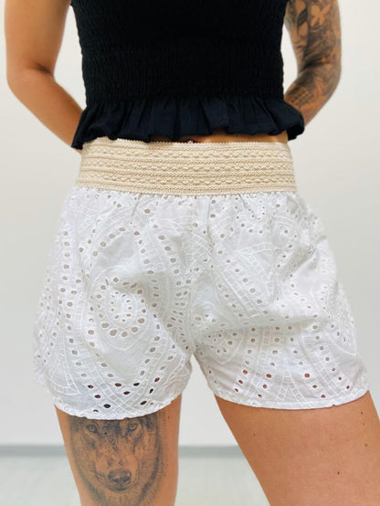 Shorts mit Lochstickerei und Gummibund