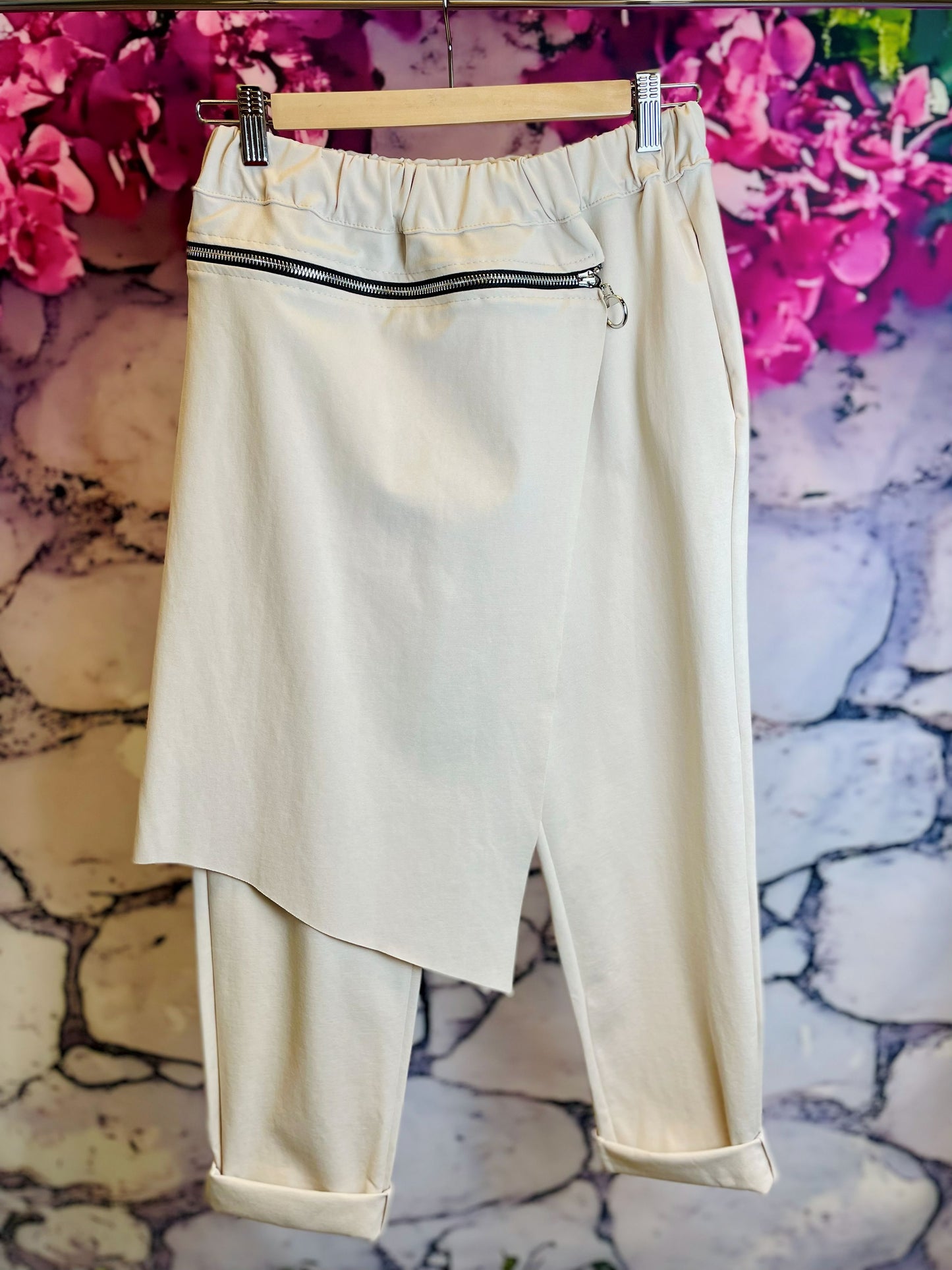 Stoff-Schlupfhose mit Schürze und Zipp