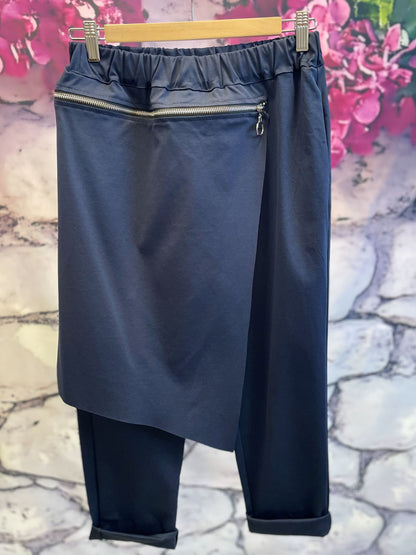 Stoff-Schlupfhose mit Schürze und Zipp