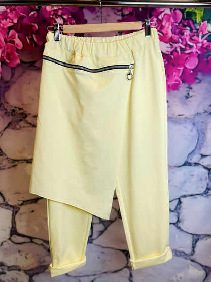 Stoff-Schlupfhose mit Schürze und Zipp