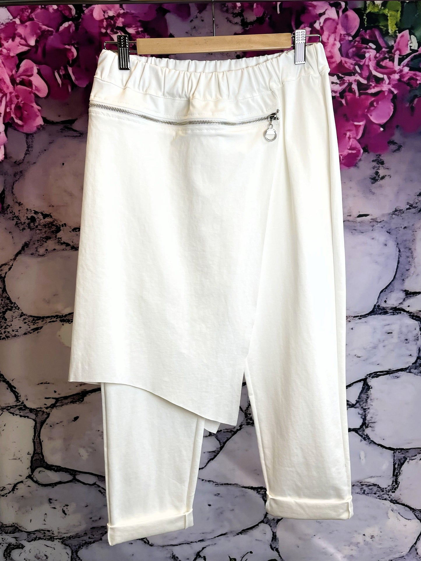 Stoff-Schlupfhose mit Schürze und Zipp