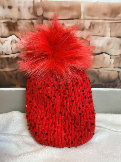 Strickhaube mit Bommel und Pailletten