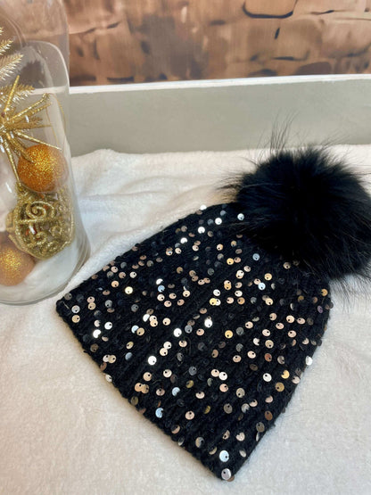 Strickhaube mit Bommel und Pailletten