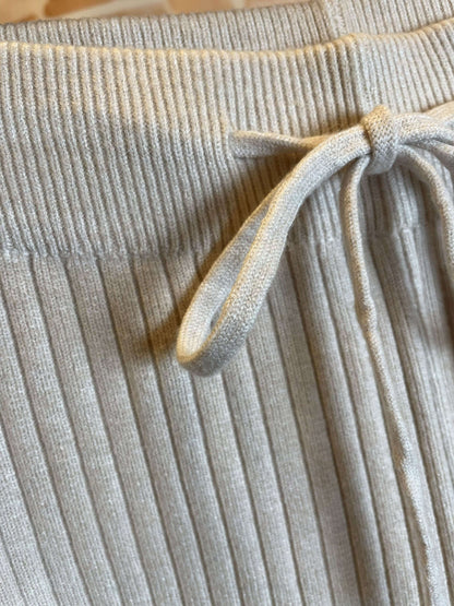 Ausgestellte Strickhose mit Gummibund