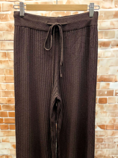 Ausgestellte Strickhose mit Gummibund