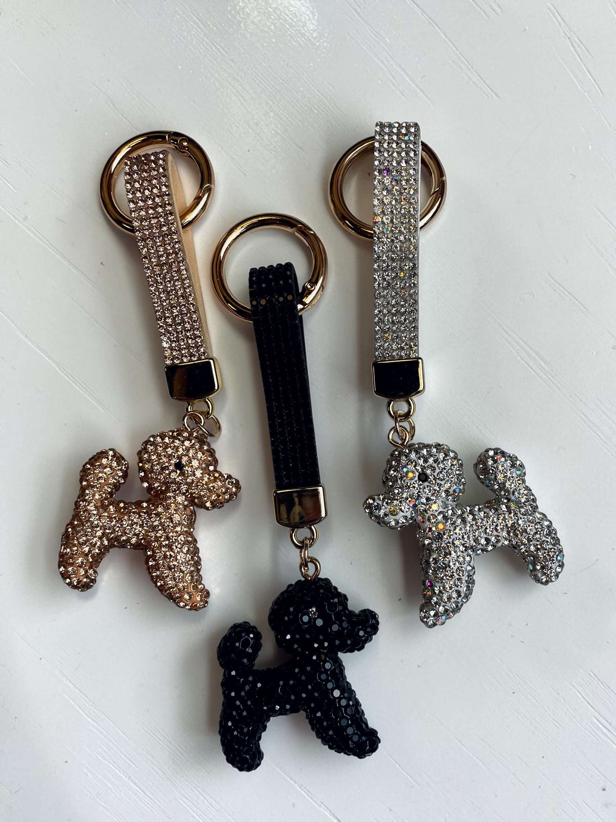 Kleiner Strass-Taschenahänger "Pudel"