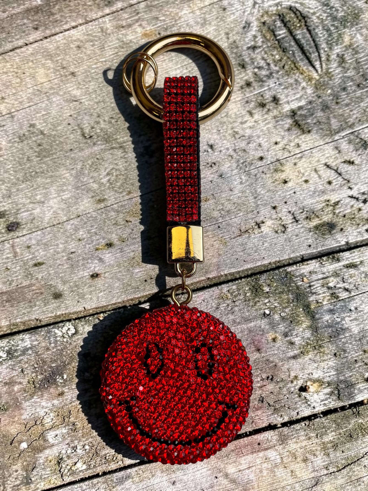Roter Strass-Taschenanhänger "Herz & Smiley"