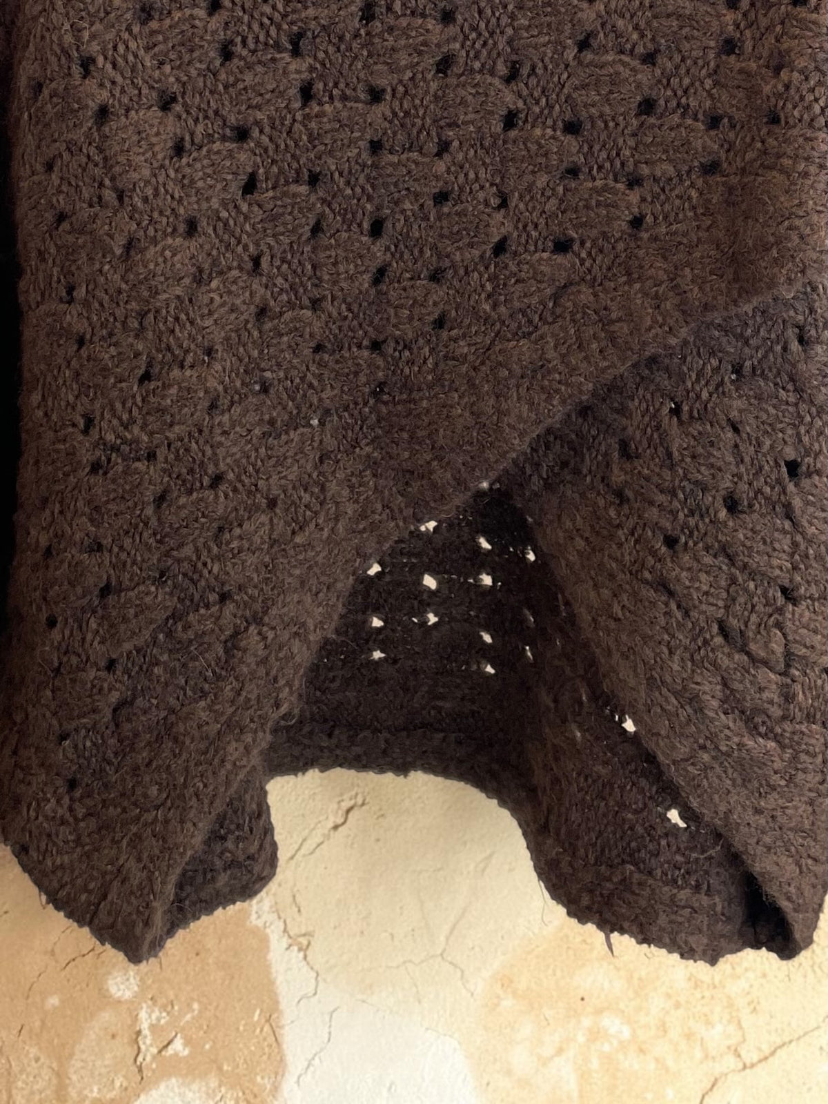 Kurzer Strickpullover mit Wollanteil und Wickeldetail