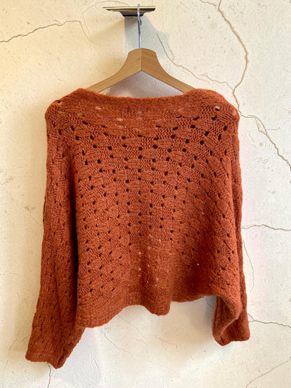 Kurzer Strickpullover mit Wollanteil und Wickeldetail